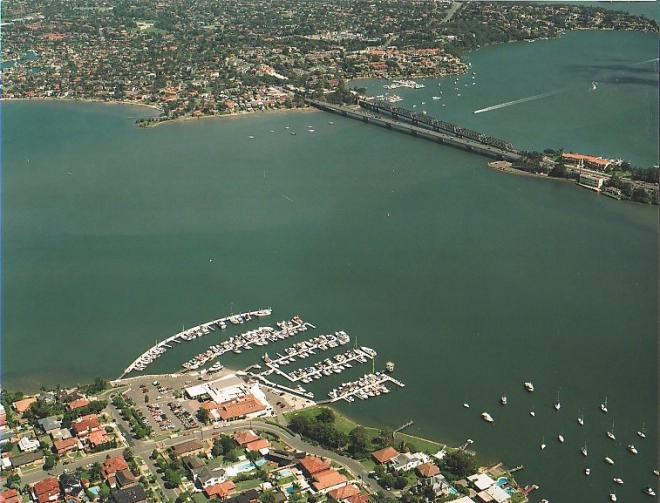 St George Motor Boat Club with Tom Uglys VBridge in distance - St George Motor Boat Club © SW